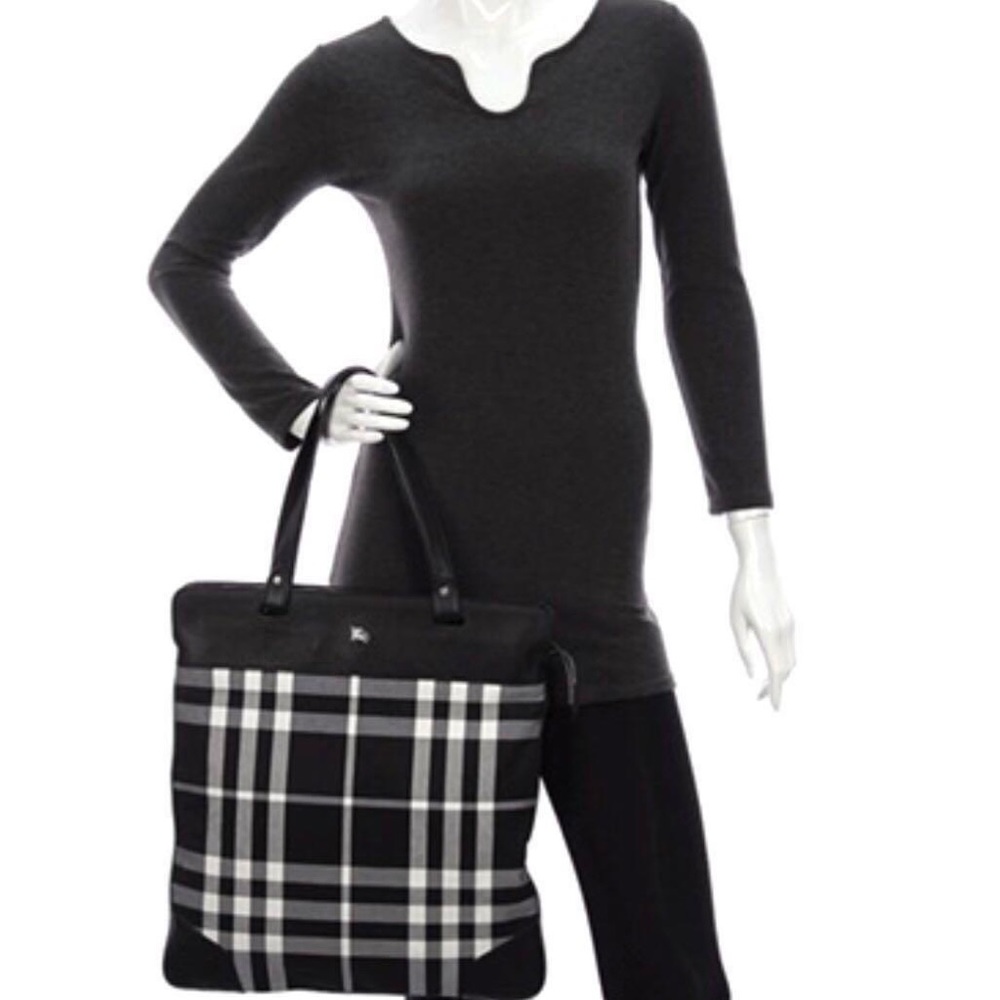 Classic Black and White Nova Check Tote